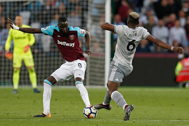 甲在评估球 甲在评估球